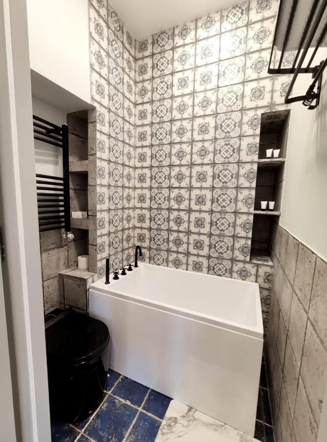 Qin Boutique Hotel Тбилиси Екстериор снимка
