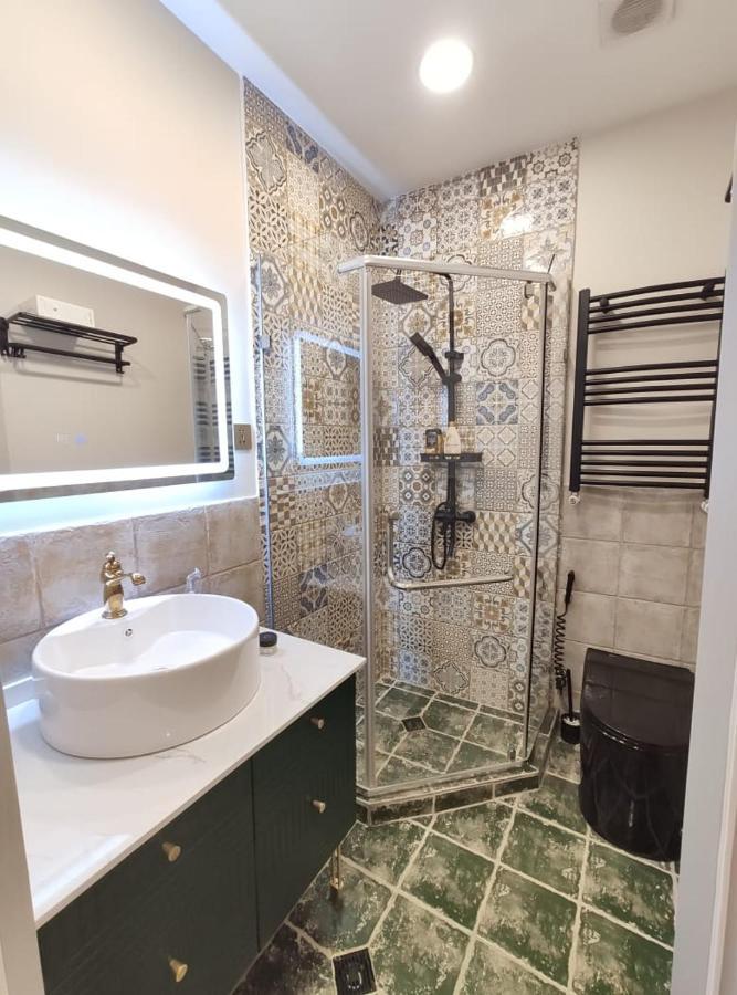 Qin Boutique Hotel Тбилиси Екстериор снимка